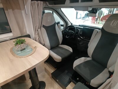 Teilintegrierter Automatik Challenger 287 Graphite Edition