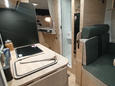 Teilintegrierter Automatik Challenger 287 Graphite Edition