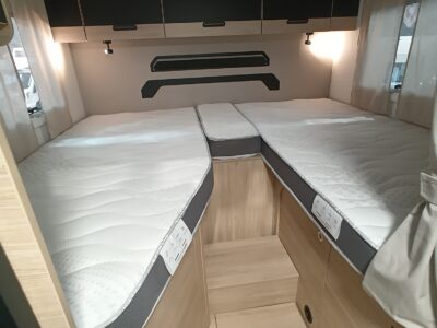 Teilintegrierter Automatik Challenger 287 Graphite Edition