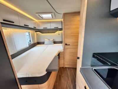 Knaus 650MF der teilintegriertere mit französischen Bett