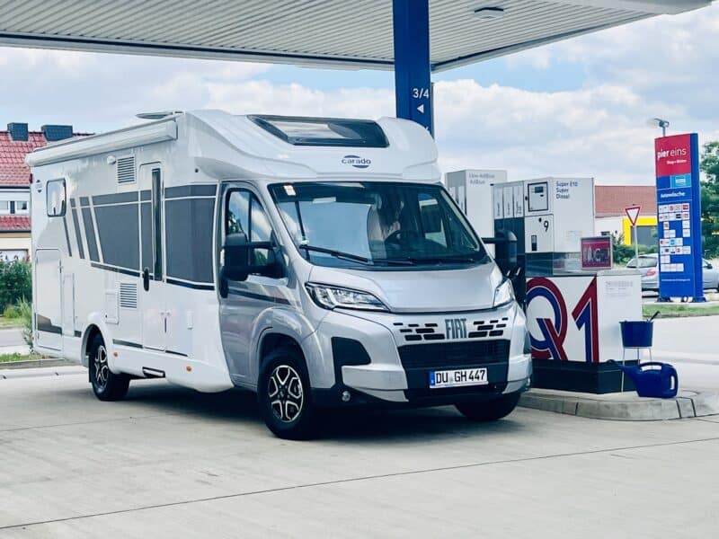 Carado 447 - 3500 kg - 7,32 m - 4 Personen - Automatic - Solaranlage - Klimaanlage - TV/Sat -
