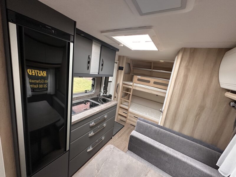 Hobby De Luxe 490 KMF